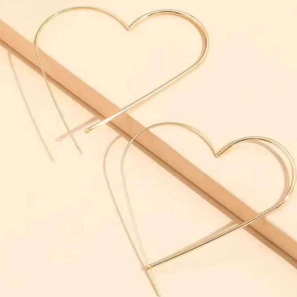 Heart Hoop Earrings 💕 - Picture 2 of 4